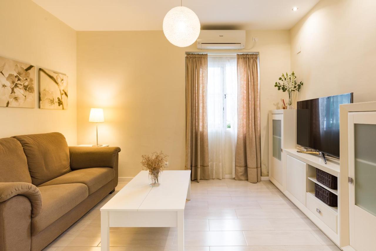 Alferez I By Ele Apartments Малага Екстериор снимка